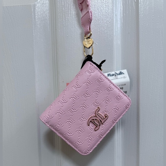 NWT Juicy Couture “Team Juicy Forever” Small Zip Around in Light Pink - Picture 1 of 5